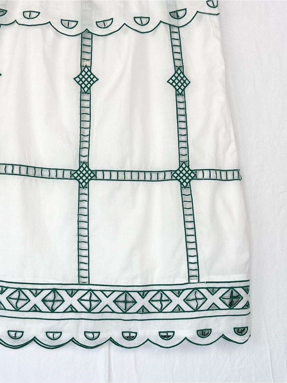 NWT Ciebon Lyndon Green Embroidered Mini Dress Sz M White - Picture 12 of 16